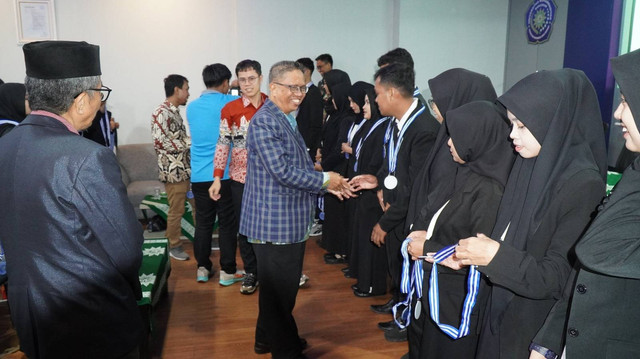 FEB Unismuh Cetak 114 Sarjana Ekonomi, 77 Lulusan Berpredikat Cumlaude