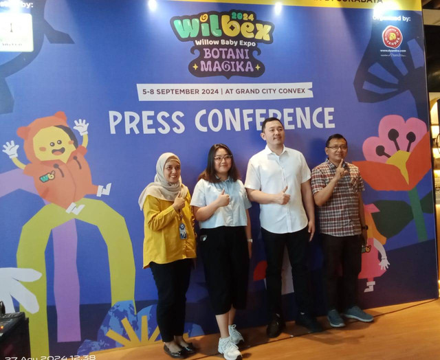 Direktur Willow Baby Shop Andreas Sugondo (kemeja putih). Foto: Masruroh/Basra