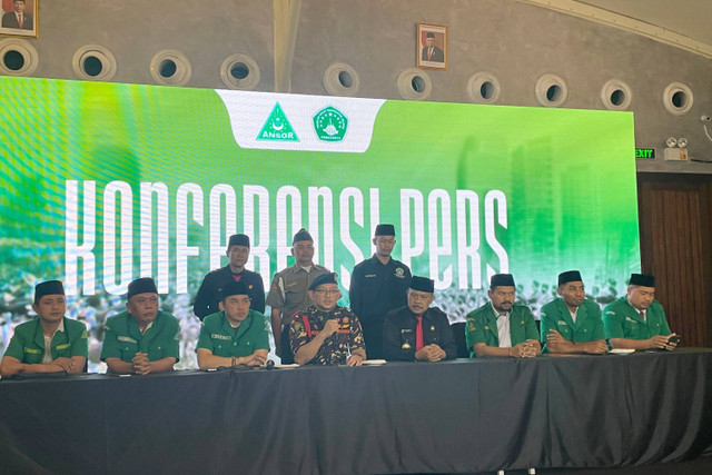 Konferensi pers GP Ansor dan Pagar Nusa merespons ucapan ajakan perang dari Ketua Umum Garda Bangsa PKB Tommy Kurniawan, di Mercure Jakarta, Lebak Bulus, Jakarta Selatan, Senin (2/9/2024).  Foto: Fadhil Pramudya/kumparan.