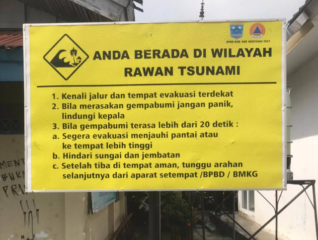 Rambu informasi wilayah rawan tsunami. foto: BNPB