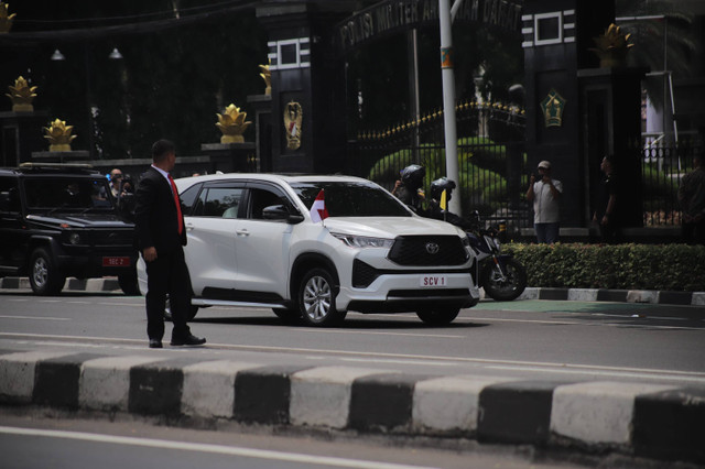 Iring-Iringan yang membawa Paus Fransiskus tiba di Kedutaan Besar Vatikan, Gambir, Jakarta, Selasa (3/9/2024). Foto: Jamal Ramadhan/kumparan