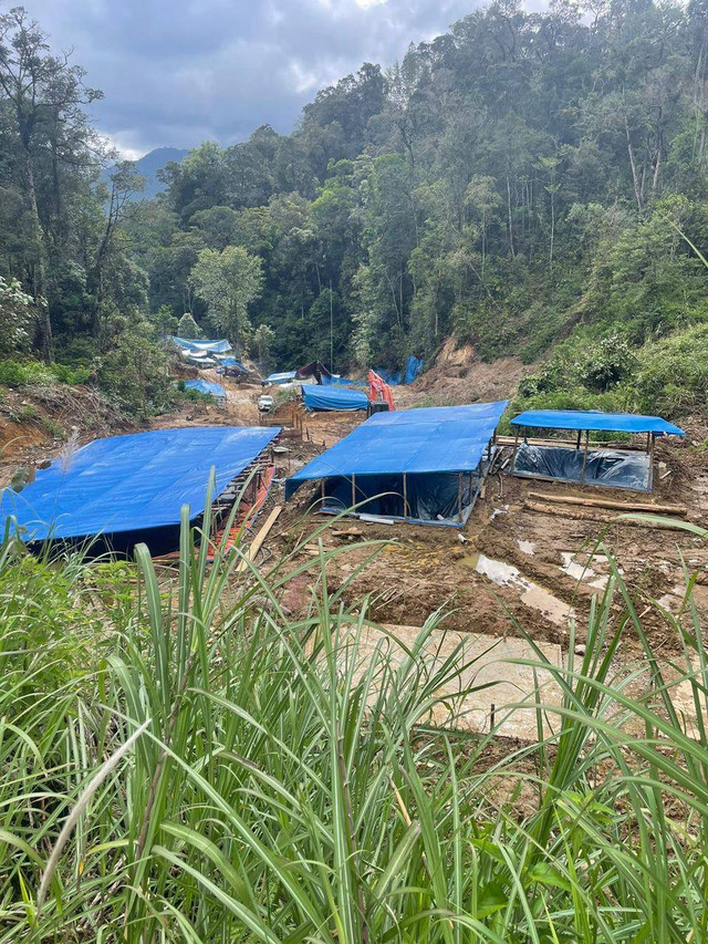 Foto Istimewa : Tenda Biru Pengeboran Bawah Tanah Tambang di Kawasan Tambang di Gayo Lues