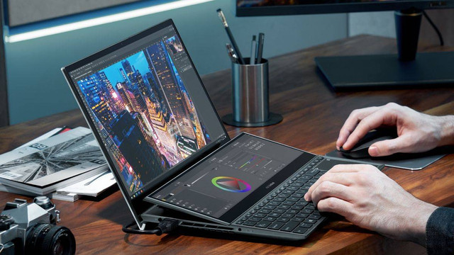 Ilustrasi laptop untuk desain grafis. Foto: Asus  