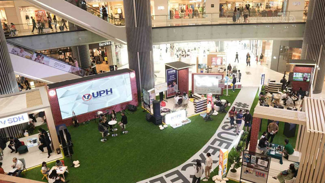 YPPH Education Expo berlangsung di Lippo Mall Puri Atrium 2, Jakarta Barat, pada tanggal 26 Agustus hingga 1 September 2024. Sebagai bagian dari acara ini, Universitas Pelita Harapan (UPH) mempersembahkan berbagai inovasi pendidikan yang menunjukkan komitmennya dalam memberikan pendidikan berkualitas.