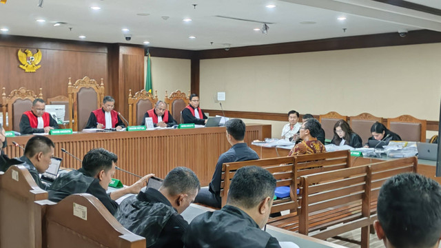 Sidang lanjutan kasus pemufakatan jahat pembelian emas Antam di Pengadilan Tipikor Jakarta, Selasa (3/9/2024). Foto: Jonathan Devin/kumparan