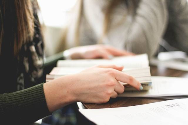 Ilustrasi Kunci Jawaban Bahasa Inggris Kelas 8 Halaman 55 Kurikulum Merdeka. Foto: dok. Unsplash/Sarah Noltner