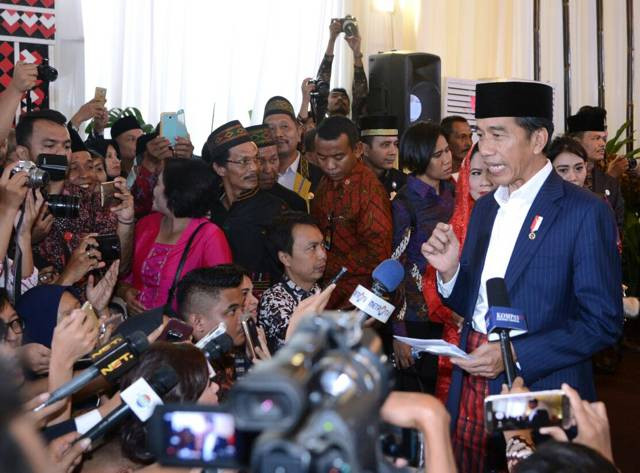 Presiden Jokowi saat memberikan konferensi pers. Photo: BPMI, Sekretarist Negara