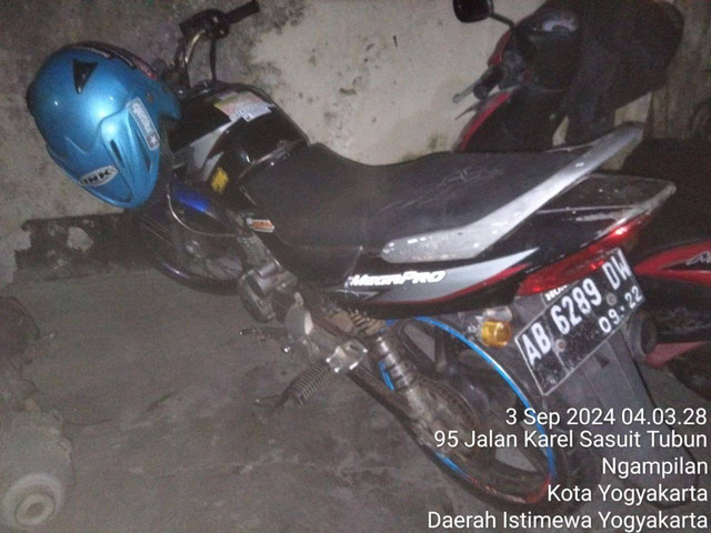 Motor yang dipakai 2 pemuda untuk free style hingga tabrak angkringan di Jogja. Foto: istimewa