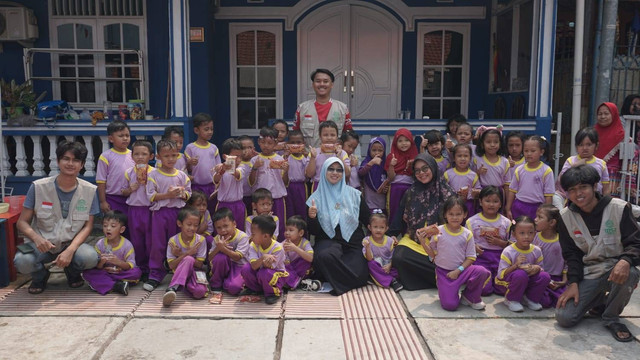 Sumber Foto: Dokumentasi Kegiatan Kelompok KKN UMJ Tematik 50 Saat Lomba di PAUD TK Mutiara Hati Pulo Gebang, Cakung, Jakarta Timur