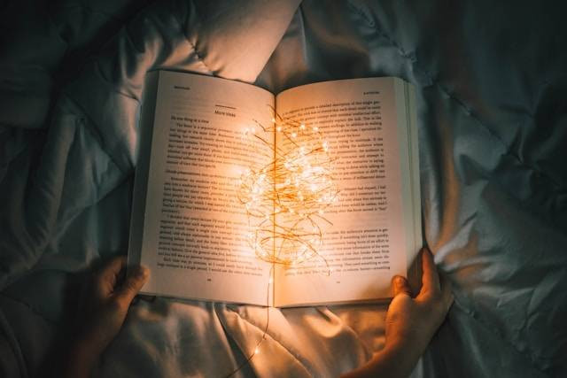 Cerita Fantasi Irisan adalah. Foto hanya ilustrasi. Sumber foto: Unsplash/Nong