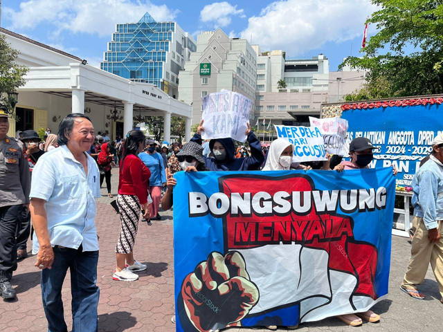 Warga yang demo di DPRD DIY minta rencana penggusuran di Bong Suwung ditunda. Foto: M Wulan/Tugu Jogja