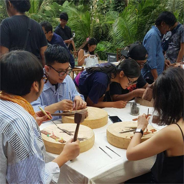 Workshop pemanfaatan bahan daur ulang serangkaian ulang tahun Birkenstock di Ubud, Bali - IST