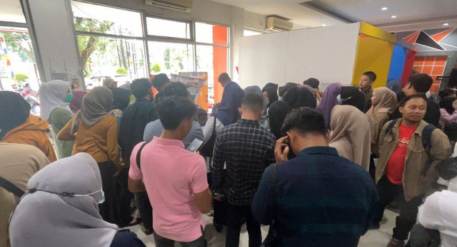 Suasana di Kantor Pos Cabang Utama Palembang, Foto : Abdullah Toriq/Urban Id