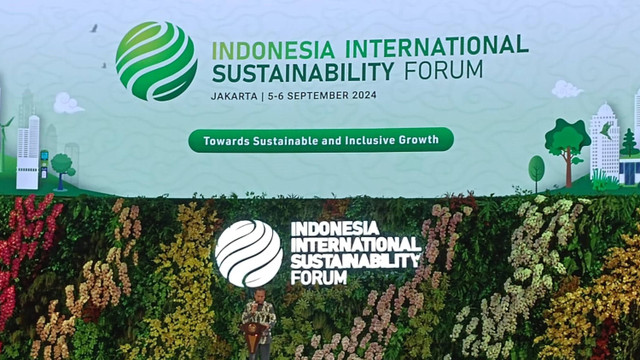 Presiden Jokowi menyampaikan pidato saat membuka acara Indonesia International Suistainability Forum di Jakarta Convention Center, Jakarta, Kamis (5/9/2024). Foto: Zamachsyari/kumparan