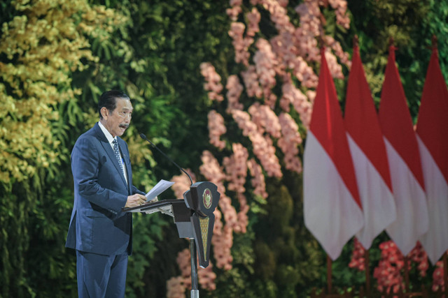 Menteri Koordinator Bidang Kemaritiman dan Investasi Luhut B. Pandjaitan menyampaikan sambutan dalam pembukaan Indonesia International Sustainability Forum (ISF) 2024 di Jakarta Convention Center (JCC) Senayan, Jakarta, Kamis (5/9/2024). Foto: Mohammad Ayudha/ANTARA FOTO