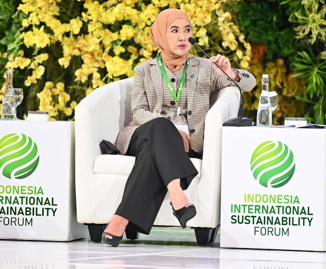 Direktur Utama Pertamina Nicke Widyawati menjadi pembicara pada Indonesia International Sustainability Forum 2024 di Jakarta Convention Center Senayan, Jakarta, Kamis (5/9/2024). Foto: Dok. Pertamina