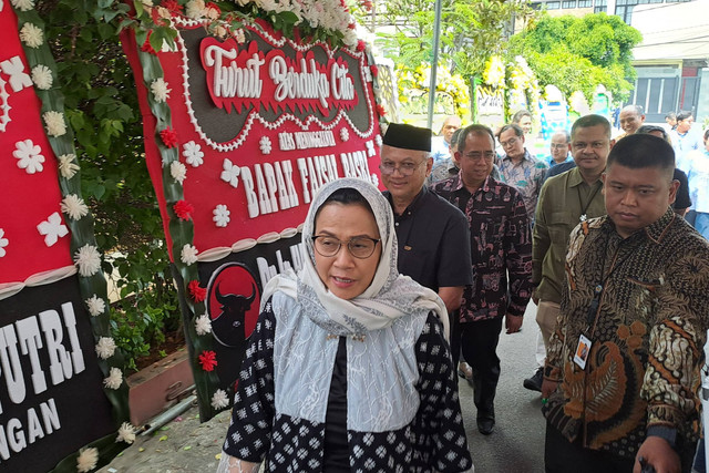 Menteri Keuangan Sri Mulyani di rumah duka Faisal Basri, Jakarta, Kamis (5/9/2024). Foto: Ghifari/kumparan 