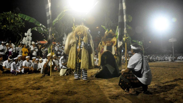 Tradisi Mapajar Griya Gede Delod Pasar Desa Adat Intaran. Foto: Denita BR Matondang/kumparan