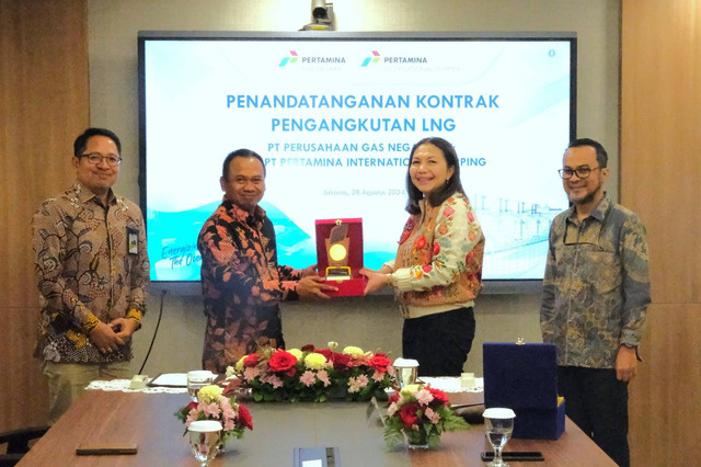 PT Pertamina International Shipping (PIS) dan PT Pertamina Gas Negara (PGN) jalin kerja sama untuk pengangkutan liquified natural gas (LNG) di Jakarta. Foto: Dok. Pertamina