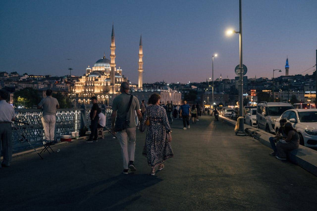 Wisata malam Lhokseumawe. Foto hanya ilustrasi, bukan yang sebenarnya. Sumber: Pexels/Gül Işık