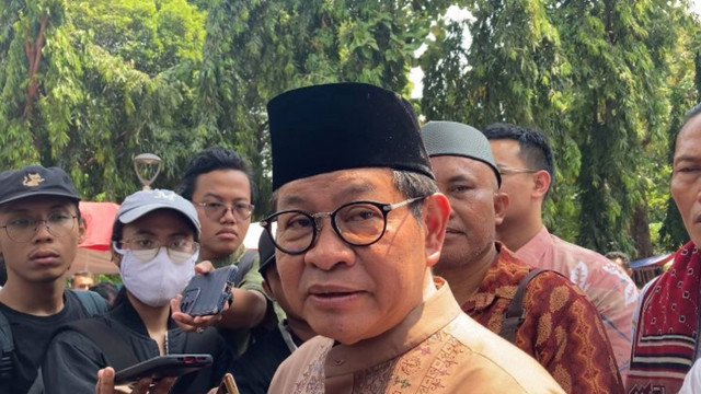 Cagub Jakarta Pramono Anung menyampaikan keterangan pers di Masjid Agung Sunda Kelapa, Jakarta Pusat, Jumat (6/9/2024). Foto: Alya Zahra/Kumparan