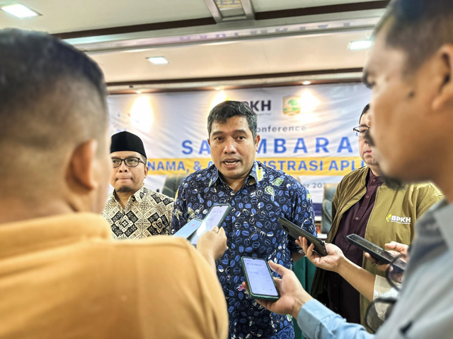 Anggota Badan Pelaksana BPKH, Harry Alexander, dalam konferensi pers di Universitas Andalas, Kota Padang, Sumatera Barat, Jumat (6/9/2024). Foto: Dok. BPKH