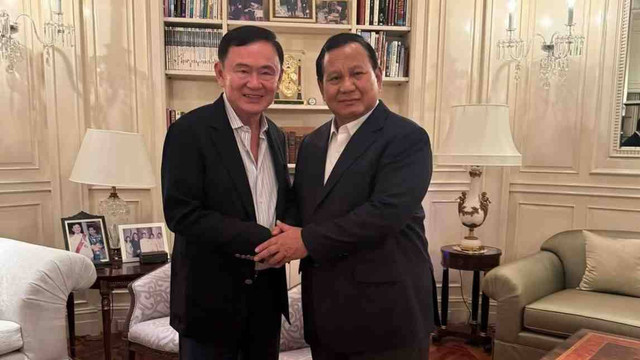 
Prabowo Subianto bertemu Thaksin Shinawatra di Bangkok, Thailand. 
 Foto: Instagram/@prabowo