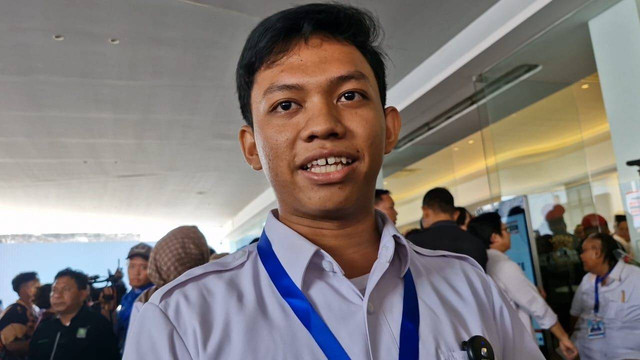 Anggota DPRD Jateng termuda, Muh Rizqi Iskandar Muda (22) saat menghadiri deklarasi tim pemenangan Ahmad Luthfi - Taj Yasin di MAC Balroom Semarang.  Foto: Dok. Istimewa