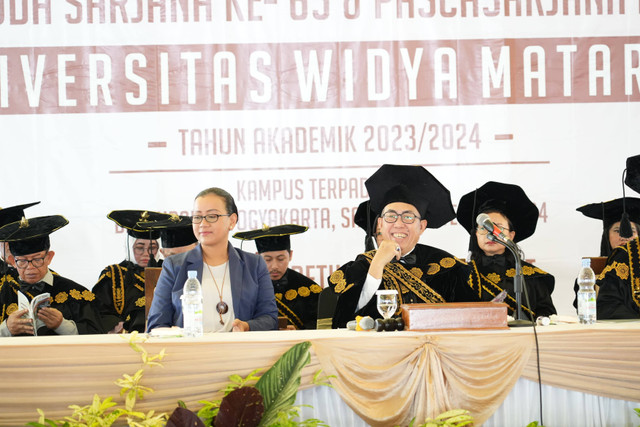 Prof Edy dan GKR Mangkubumi (Humas UWM)