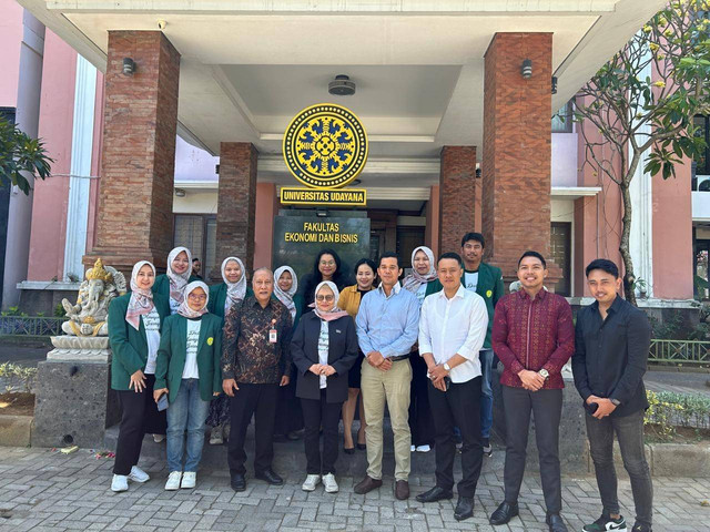 Prof. Dr. Hamidah, SE.,M.Si. (Koorprodi S-3 Ilmu Manajemen UNJ) ;  Prof. Dr. Ida Bagus Anom Purbawangsa, S.E., M.M., (Koorprodi Doktor Manajemen Universitas Udayana) ; Mahasiswa S3 UNJ dan Universitas Udayana