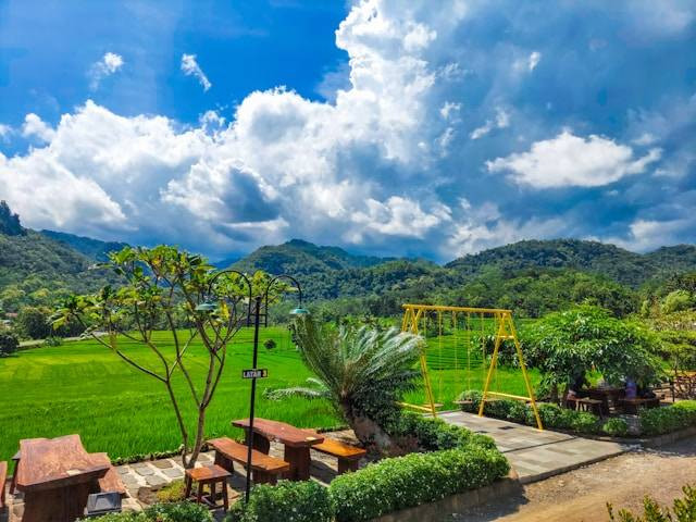 Tempat wisata di Nanggulan. Foto hanya ilustrasi bukan tempat sebenarnya. Sumber: Usnplash/Lusia Komala Widiastuti