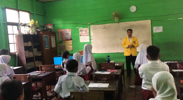 AHMAD DENDY HERIYAWAN MAHASISWA SEMESTER 7 UNIVERSITAS PALANGKA RAYA SEWAKTU MENGIKUTI KAMPUS MENGAJAR ANGKATAN 6 TAHUN 2023