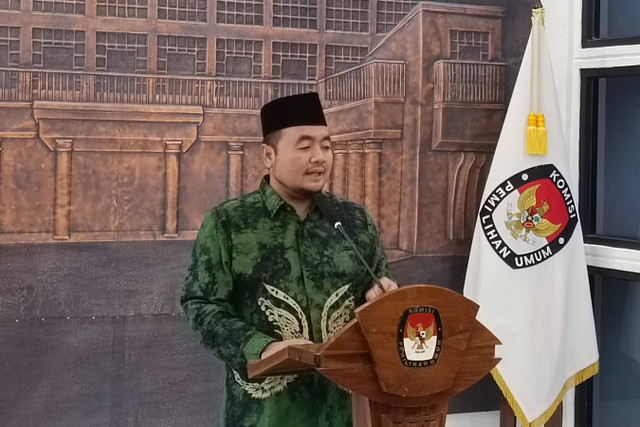 Ketua KPU Mochammad Afifuddin saat di jumpai di Kantor KPU RI, Jakarta, Senin (9/9/2024). Foto: Thomas Bosco/kumparan