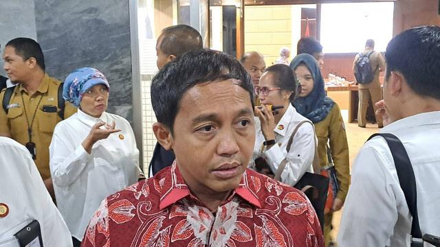 Plt Wakil Kepala OIKN Raja Juli Antoni usai rapat bersama Komisi II DPR RI, Senin (9/9/2024). Foto: Ghifari/kumparan 