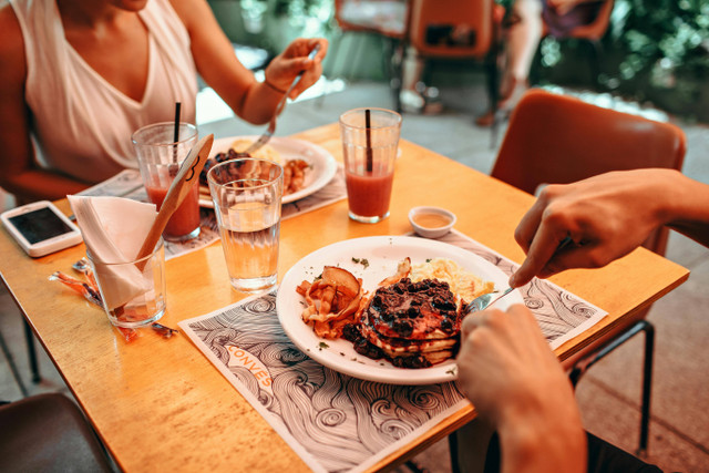 Restoran di Kalibata City. Foto hanya sebagai ilustrasi saja, bukan tempat sebenarnya. Sumber: Pexels/Helena Lopes.