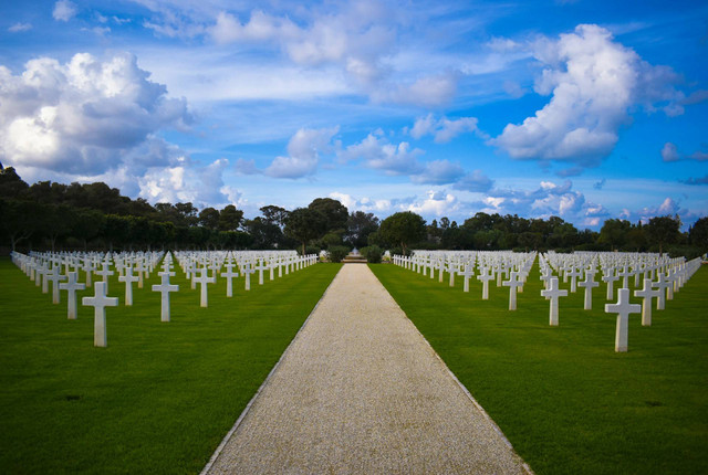 Cara Masuk ke Taman Makam Pahlawan Kalibata. Foto Hanya Ilustrasi, Bukan Tempat Sebenarnya. Sumber Unsplash Malek Larif