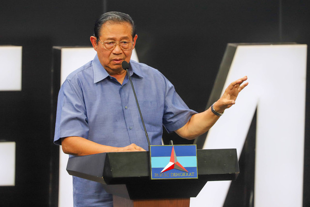 Ketua Majelis Tinggi Partai Demokrat Susilo Bambang Yudhoyono (SBY) memberikan sambutan pada acara HUT ke-23 Partai Demokrat di Jakarta, Senin (9/9/2024). Foto: Iqbal Firdaus/kumparan