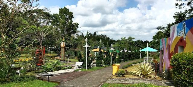 Daftar Air Terjun di Karanganyar. Daftar Air Terjun di . Foto Hanya Ilustrasi Bukan Tempat Sebenarnya. Sumber Foto: Unsplash.com/Florian GIORGIO