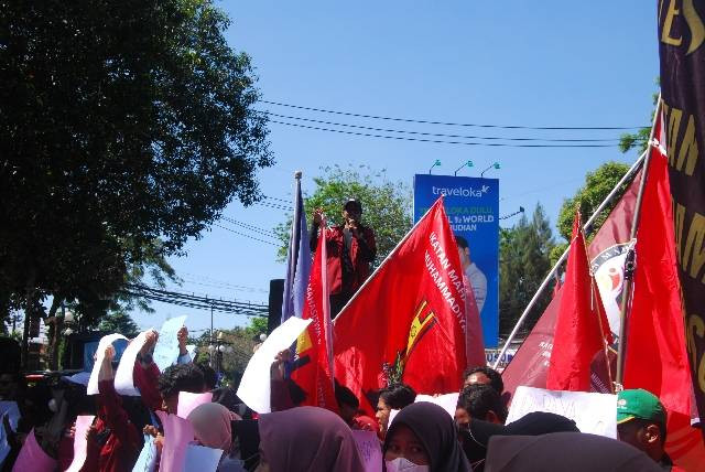 Foto : Aksi Demonstrasi Mahasiswa; Sumber : Dokumentasi Pribadi