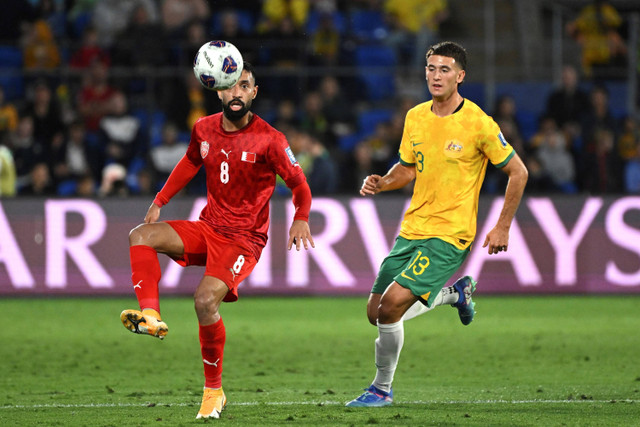 Pemain Timnas Australia Alessandro Circati (kanan). Foto: Dave Hunt/AAP Image via AP