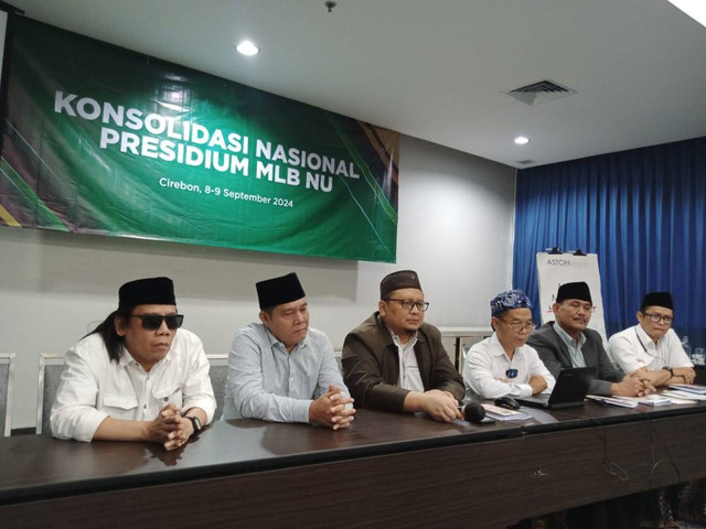 Konferensi pers Presidium Muktamar Luar Biasa (MLB) NU di Hotel Aston, Kabupaten Cirebon. Foto: Tarjoni/Ciremaitoday