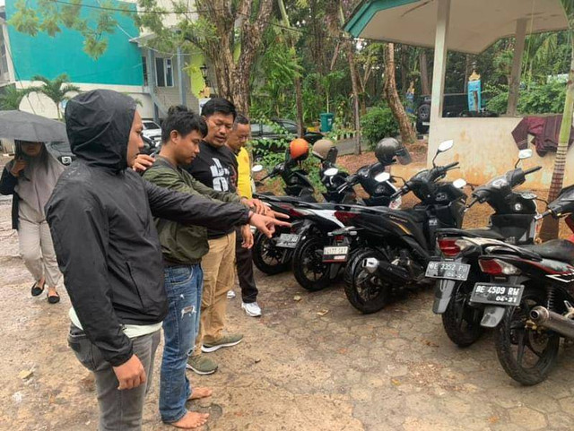 Pelaku pencurian sepeda motor di area Kampus Unila berhasil ditangkap. | Foto: Dok Humas Polresta Bandar Lampung