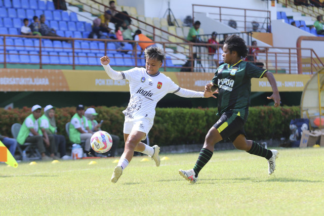 Pertandingan sepak bola antara Papua Pegunungan melawan Yogyakarta saat PON 2024 di Stadion Mini Pancing, Deli Serdang, Sumatera Utara, Senin (9/9/2024). Foto: Dok. Ahmad Maherdika/@fotobolakita