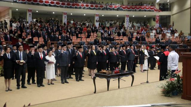 Suasana pelantikan Anggota DPRD Provinsi Sulawesi Utara periode 2024-2029. (foto: febry kodongan)