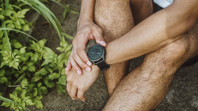 Ilustrasi smartwatch dengan fitur EKG. Foto: Garmin  