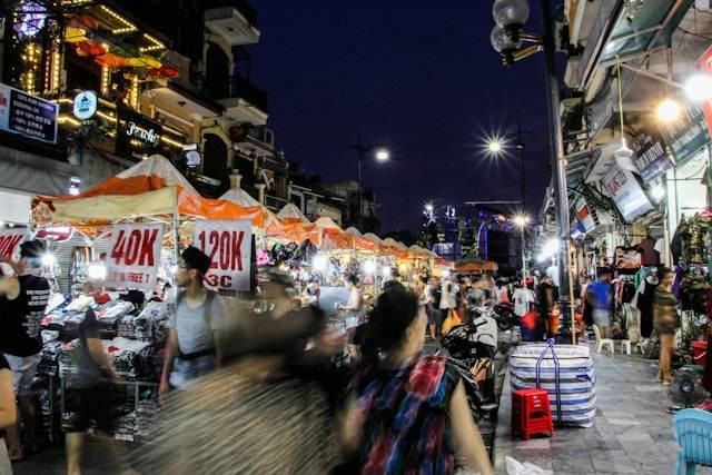 Tempat kuliner malam Tangerang, foto hanya ilustrasi, bukan tempat sebenarnya: Unsplash/T.H. Chia