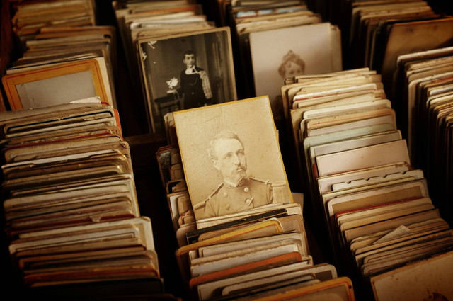 Ilustrasi Alasan Sejarah Dibatasi dengan Hal Objektif dan Subjektif, foto: Unsplash/Fabien Barral