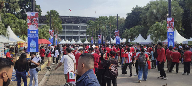 Suasana di kawasan GBK jelang Indonesia melawan Australia, Selasa (10/9/2024). Foto: Rachmadi Rasyad/kumparan