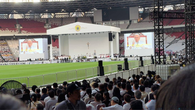 Suasana Misa bersama Paus Fransiskus di Stadion Utama Gelora Bung Karno Jakarta, 5 September 2024 (Sumber: Dokumentasi Seksi Komunikasi Sosial Gereja St. Aloysius Gonzaga Cijantung)