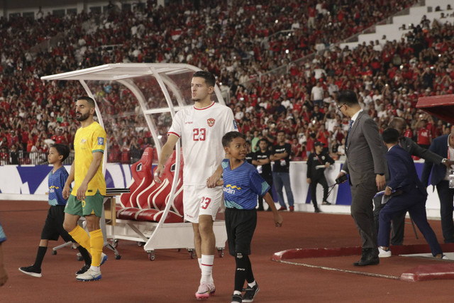 Pemain Timnas Indonesia Justin Hubner pada pertandingan Grup C putaran ketiga Kualifikasi Piala Dunia 2026 di Stadion Gelora Bung Karno, Jakarta, Selasa (10/9/2024). Foto: Subhan Zainuri/kumparan